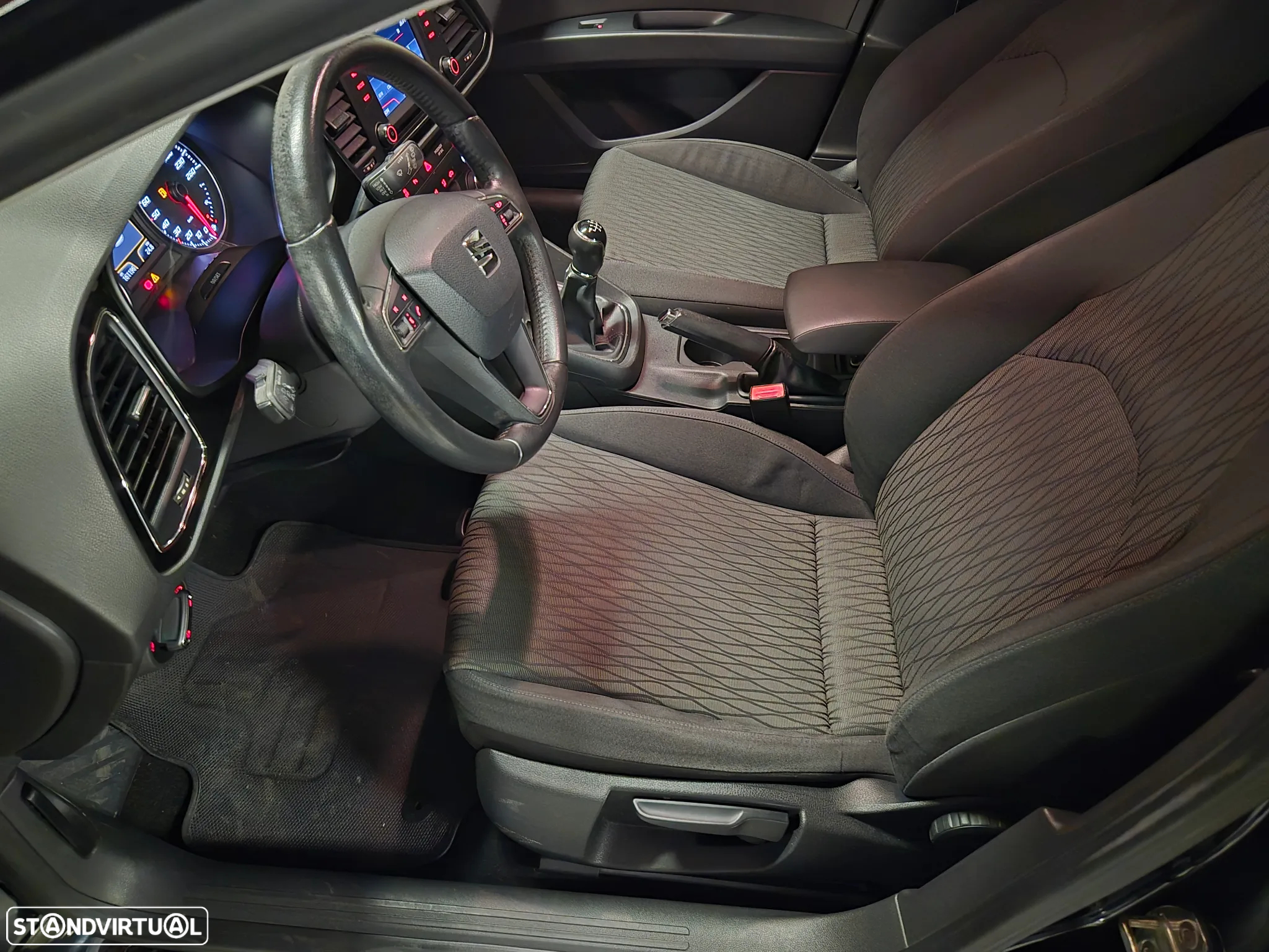 SEAT Leon ST 1.6 TDI Style Ecomotive - 31