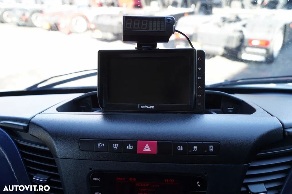 Iveco DAILY 50-180 / CONTAINER 5.5 M / HI-MATIC / ELEVATOR 750 KG / DUBLU / CAMERĂ VEDERE SPATE / GVWR: 5.200 KG / 2019 / IMPORTAT - 28