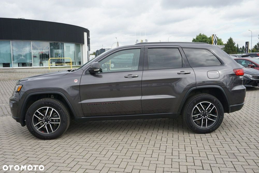 Jeep Grand Cherokee - 8
