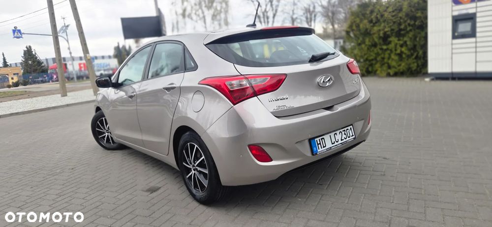 Hyundai i30 1.6 CRDi Premium - 9