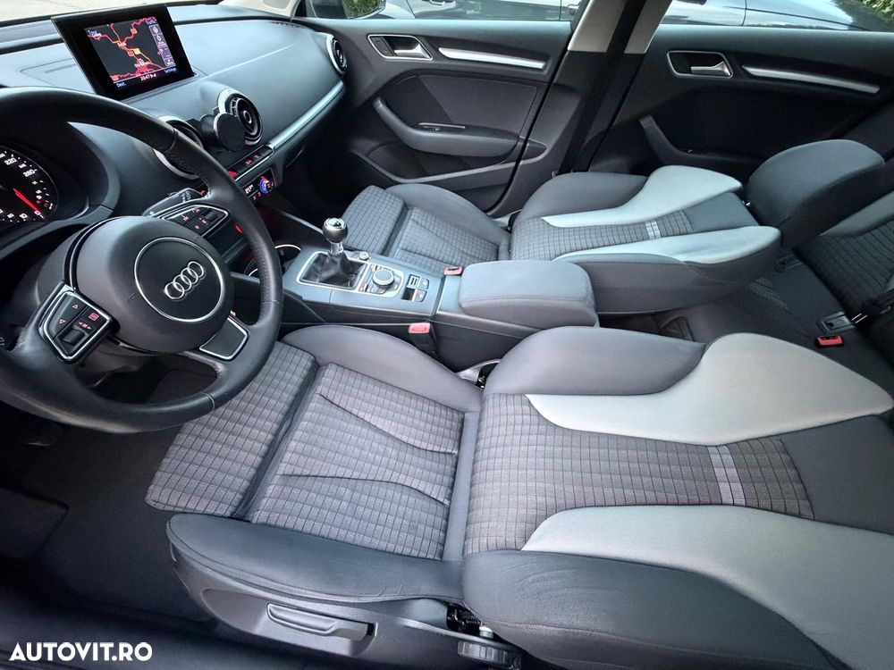 Audi A3 Sportback 1.6 TDI DPF Ambition - 20