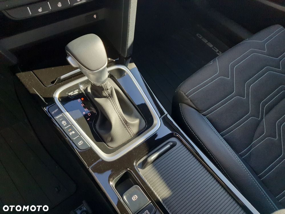 Kia XCeed 1.6 T-GDI Tribute DCT - 35