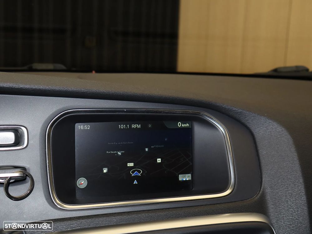 Volvo V40 D2 RDesign - 22