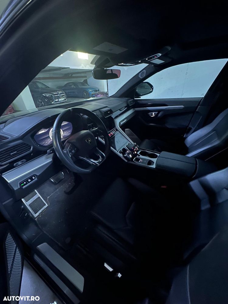 Lamborghini URUS Standard - 2