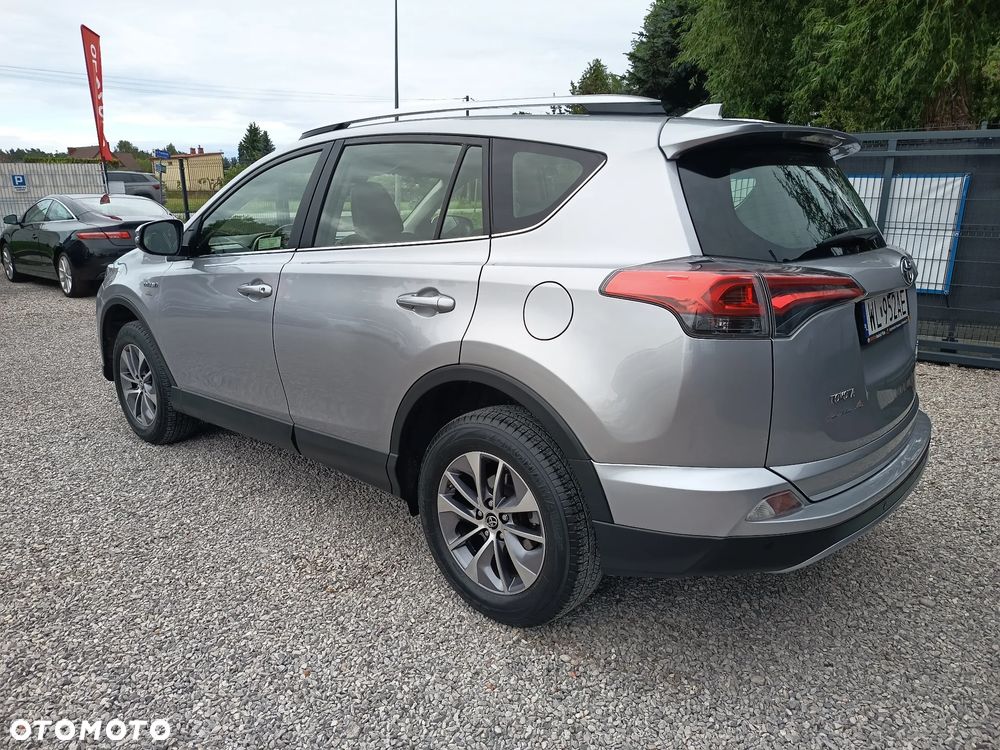Toyota RAV4 Hybrid Premium 4x2 - 6