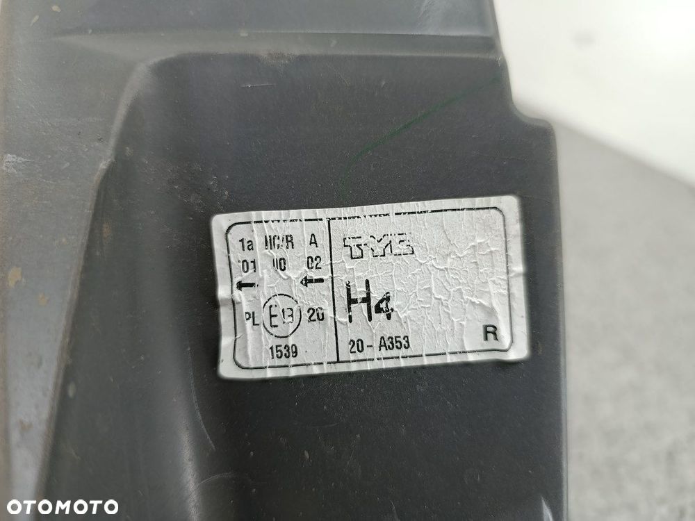 LAMPA PRZÓD PRAWA TOYOTA YARIS I FL 20-A353 TYC - 8