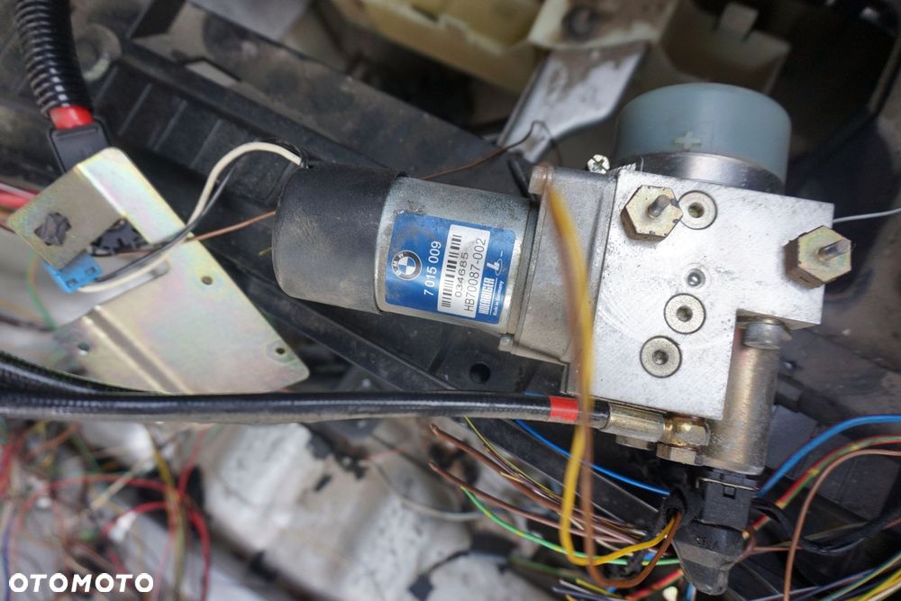 POMPA KOMPRESOR KLAPY BAGAŻNIKA 7 IV E65 4.4 V8 7015009 SIŁOWNIK BMW 2001-2005 - 1