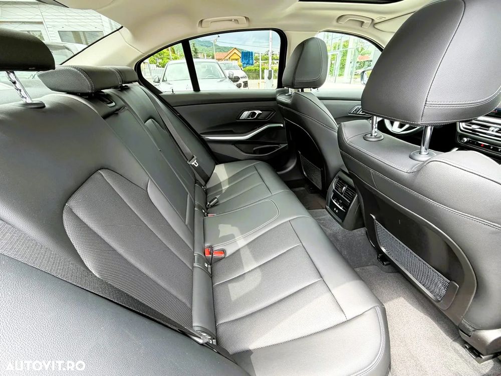 BMW Seria 3 320d xDrive AT MHEV - 15