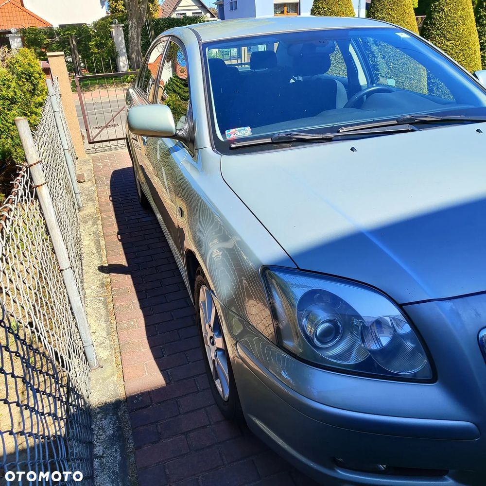 Toyota Avensis 2.0 VVT-i Sol - 3