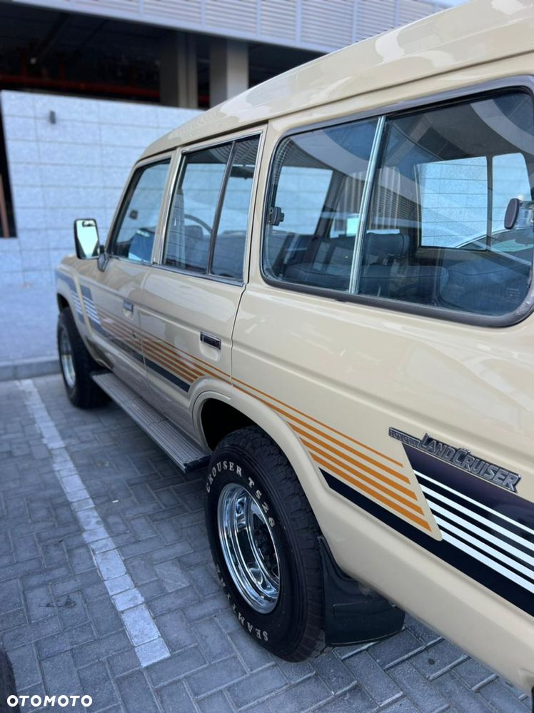 Toyota Land Cruiser RJ70 - 6