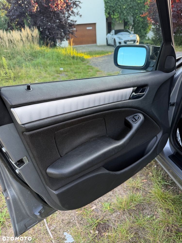 BMW Seria 3 318i - 9