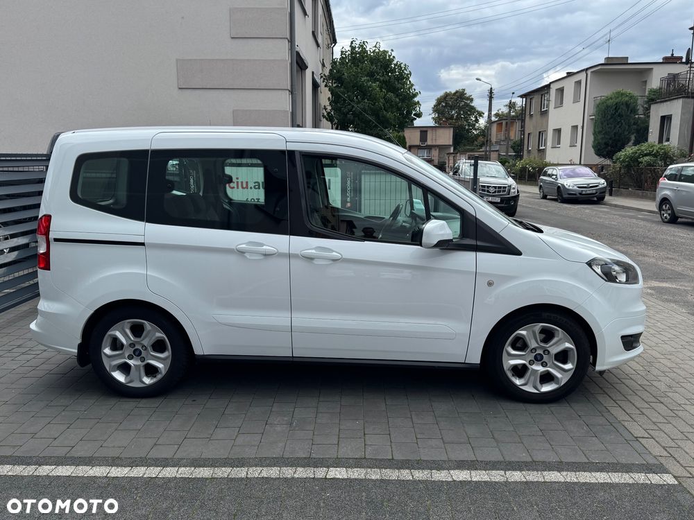 Ford Tourneo Courier 1.5 TDCi Trend - 18