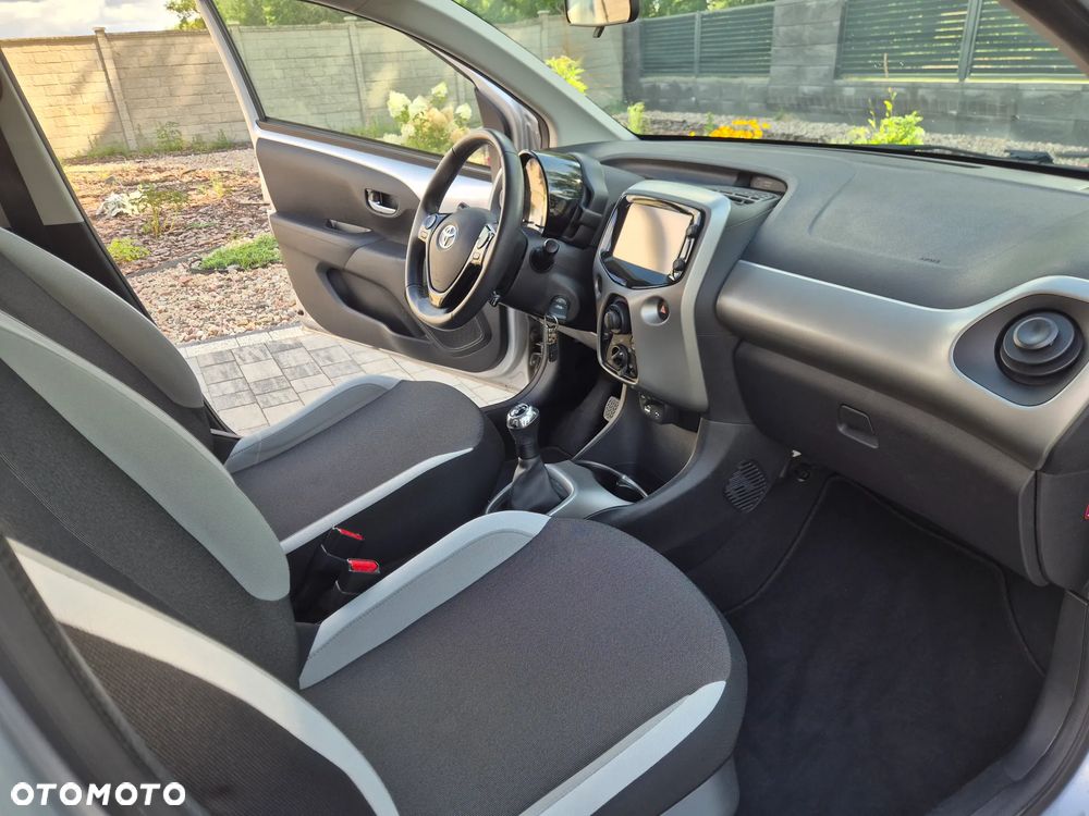 Toyota Aygo x-play Edition-S - 24
