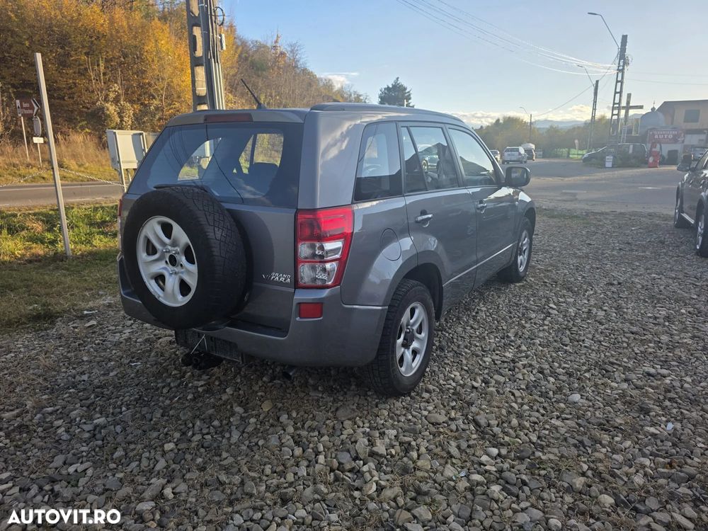 Suzuki Grand Vitara 1.9 DDiS Comfort + DPF Family - 4