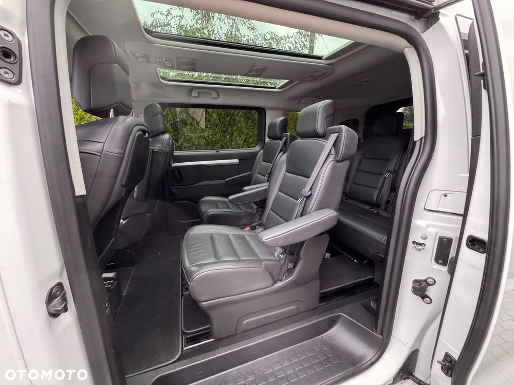 Ford Tourneo Custom - 29