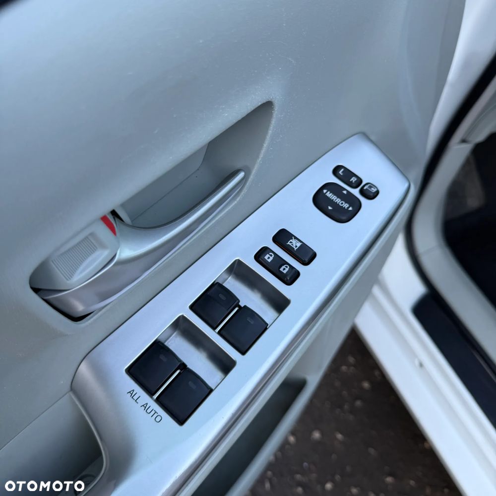Toyota Prius+ 1.8 HSD Sol - 24