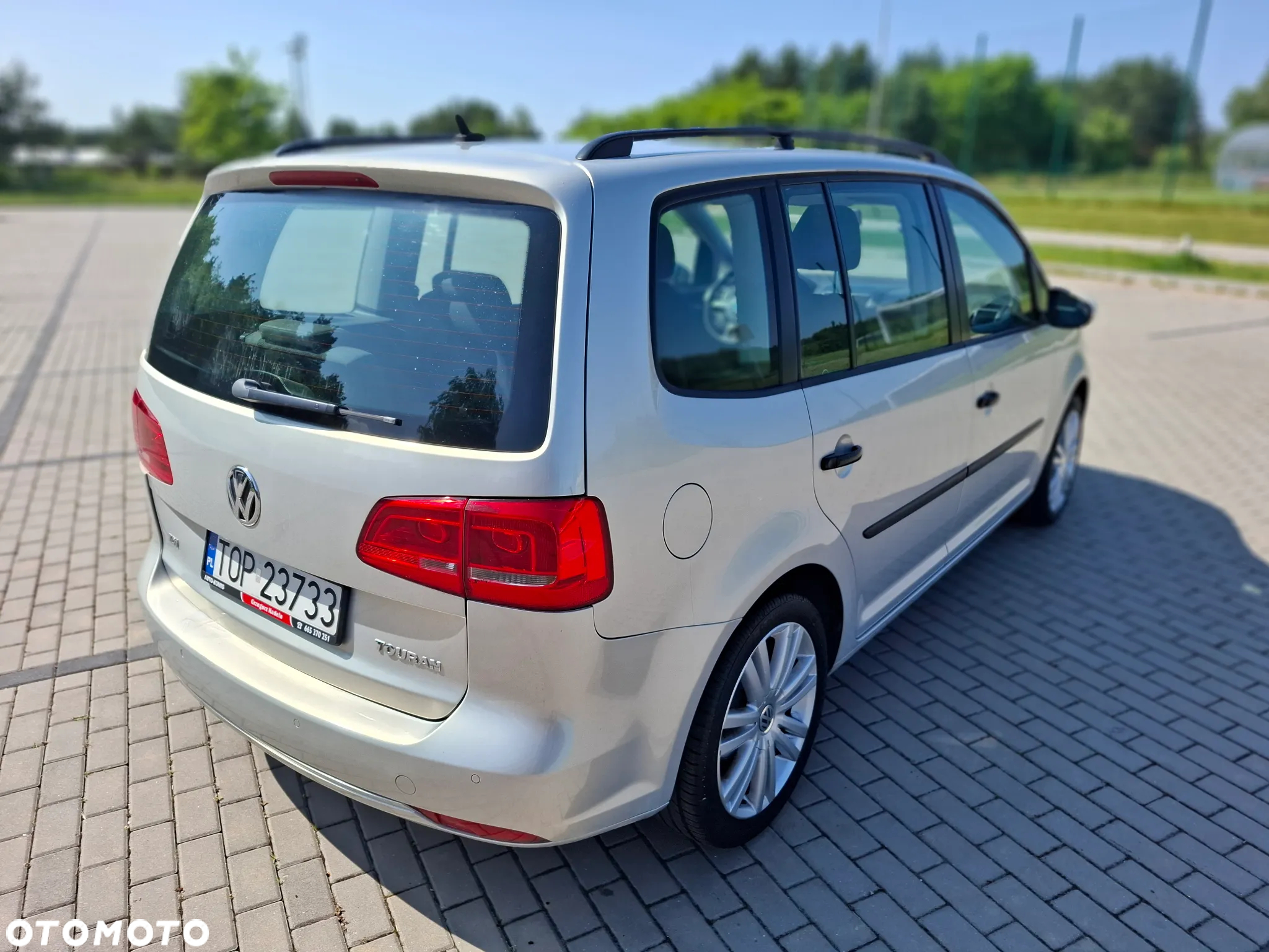 Volkswagen Touran - 4