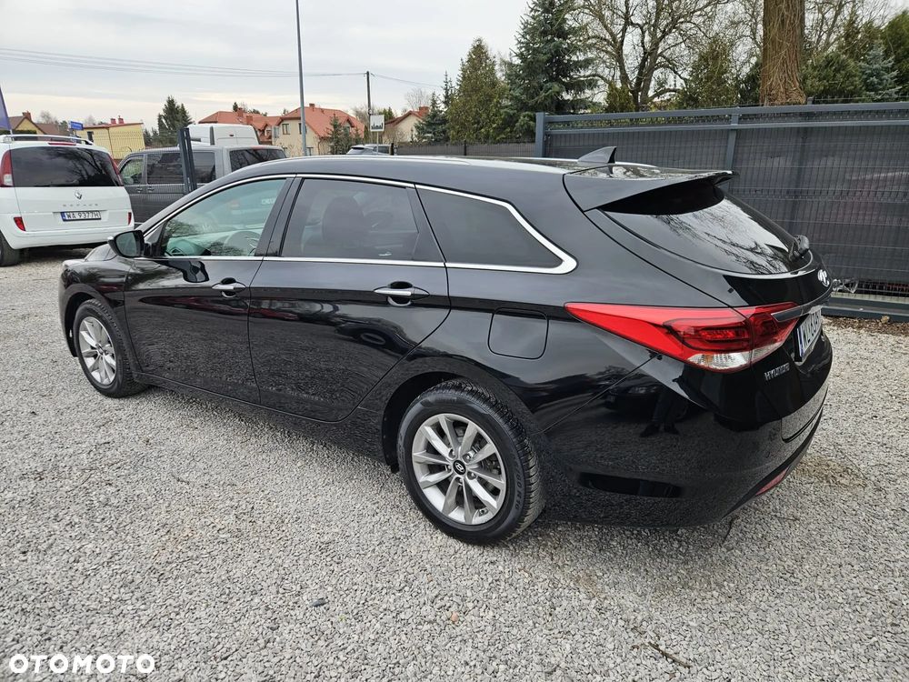 Hyundai i40 Kombi blue 1.6 Trend - 7