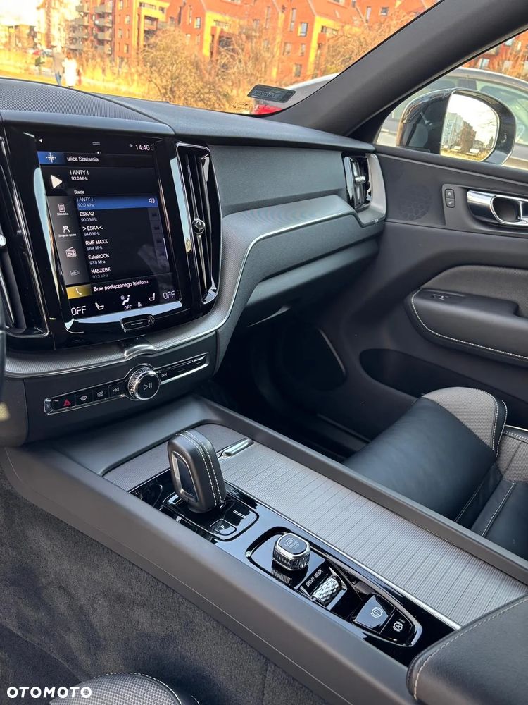 Volvo XC 60 B4 B R-Design - 17