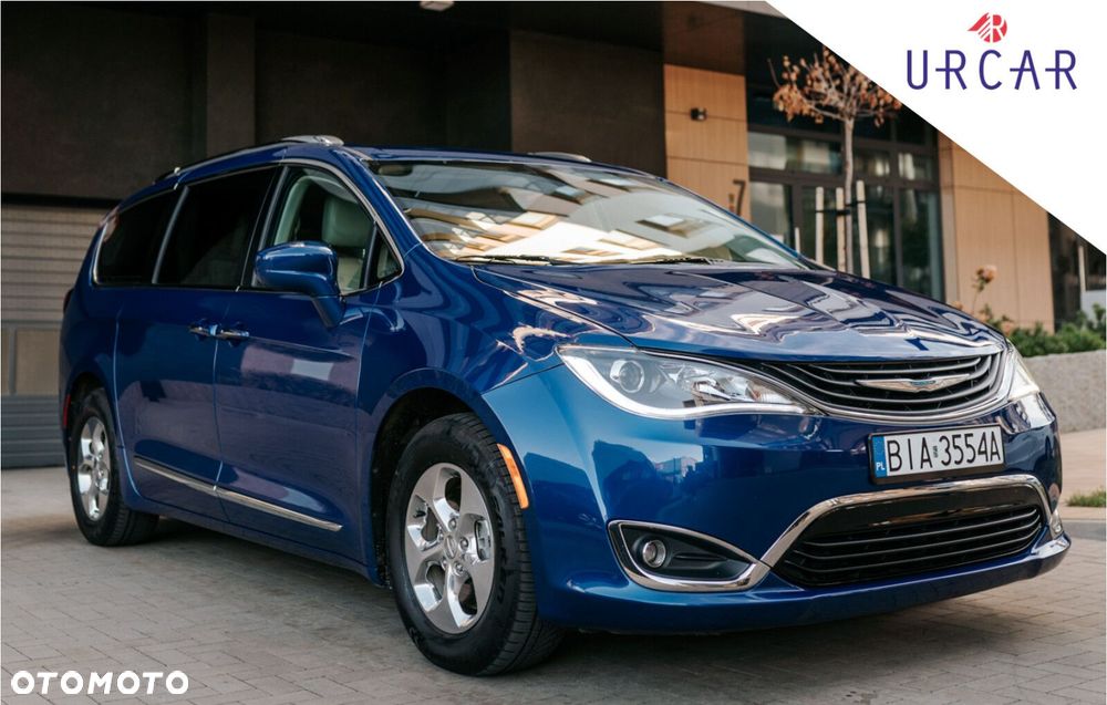 Chrysler Pacifica - 1