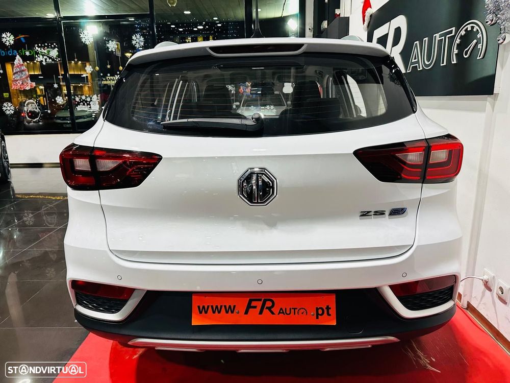 MG ZS EV Luxury - 16