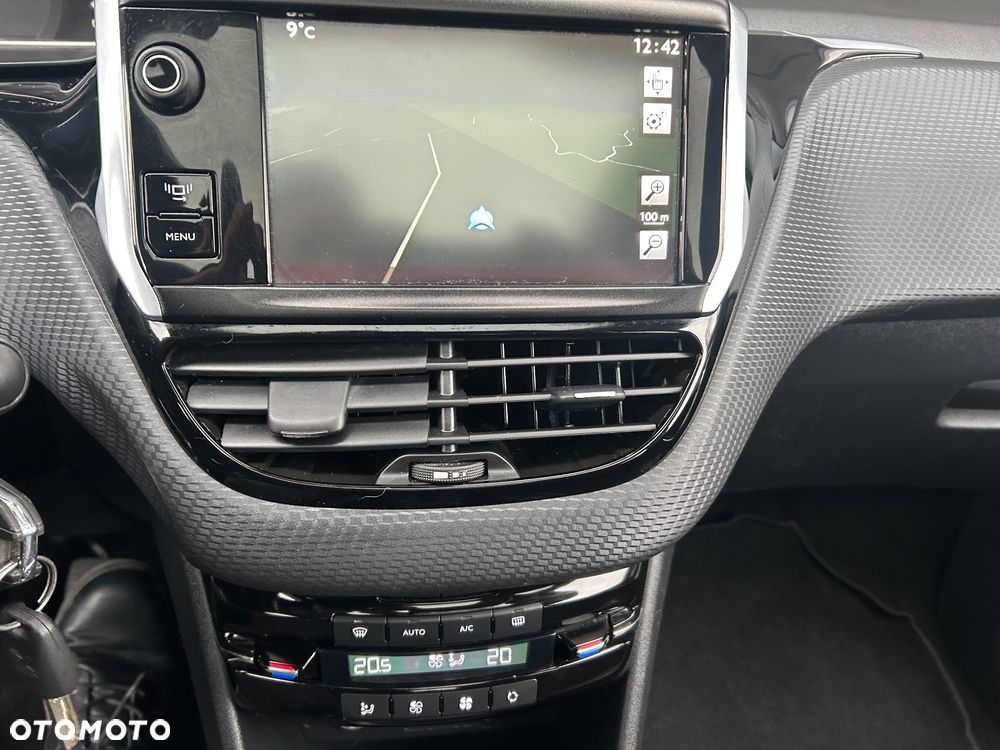 Peugeot 2008 PureTech 82 Access - 33