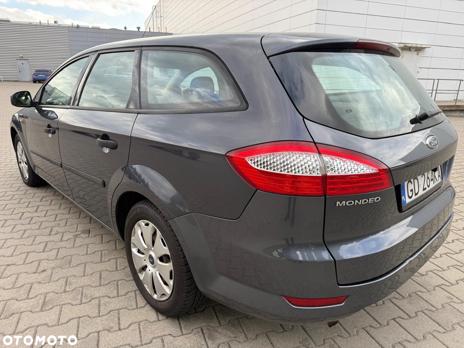 Ford Mondeo 2.0 Ambiente - 4