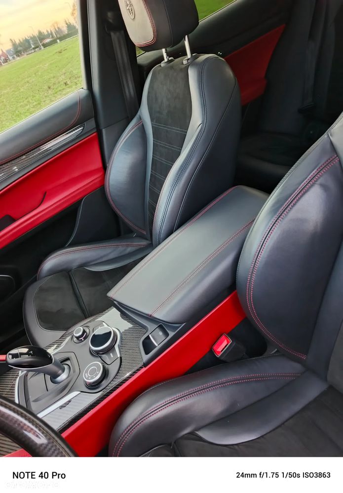 Alfa Romeo Stelvio V6 2.9 Bi-Turbo AT8-Q4 Quadrifoglio - 22