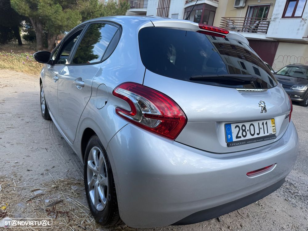 Peugeot 208 1.4 HDi Allure - 4