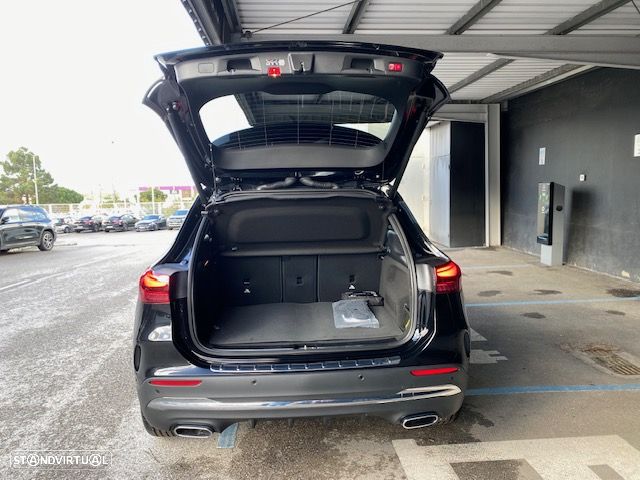 Mercedes-Benz GLA 180 d AMG Line - 11