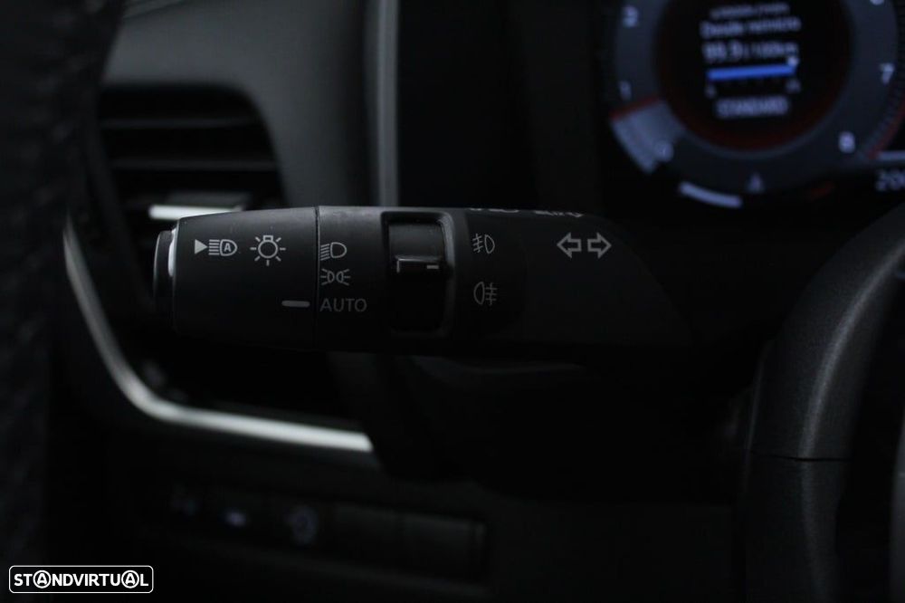 Nissan Qashqai 1.3 DIG-T N-Connecta LED+SKY - 24