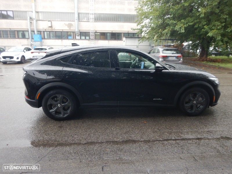 Ford Mustang Mach-E - 4