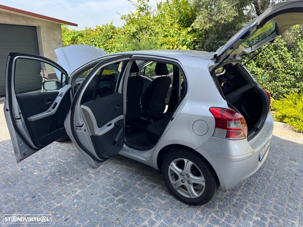 Toyota Yaris 1.4 D-4D Comfort+AC+VSC - 9