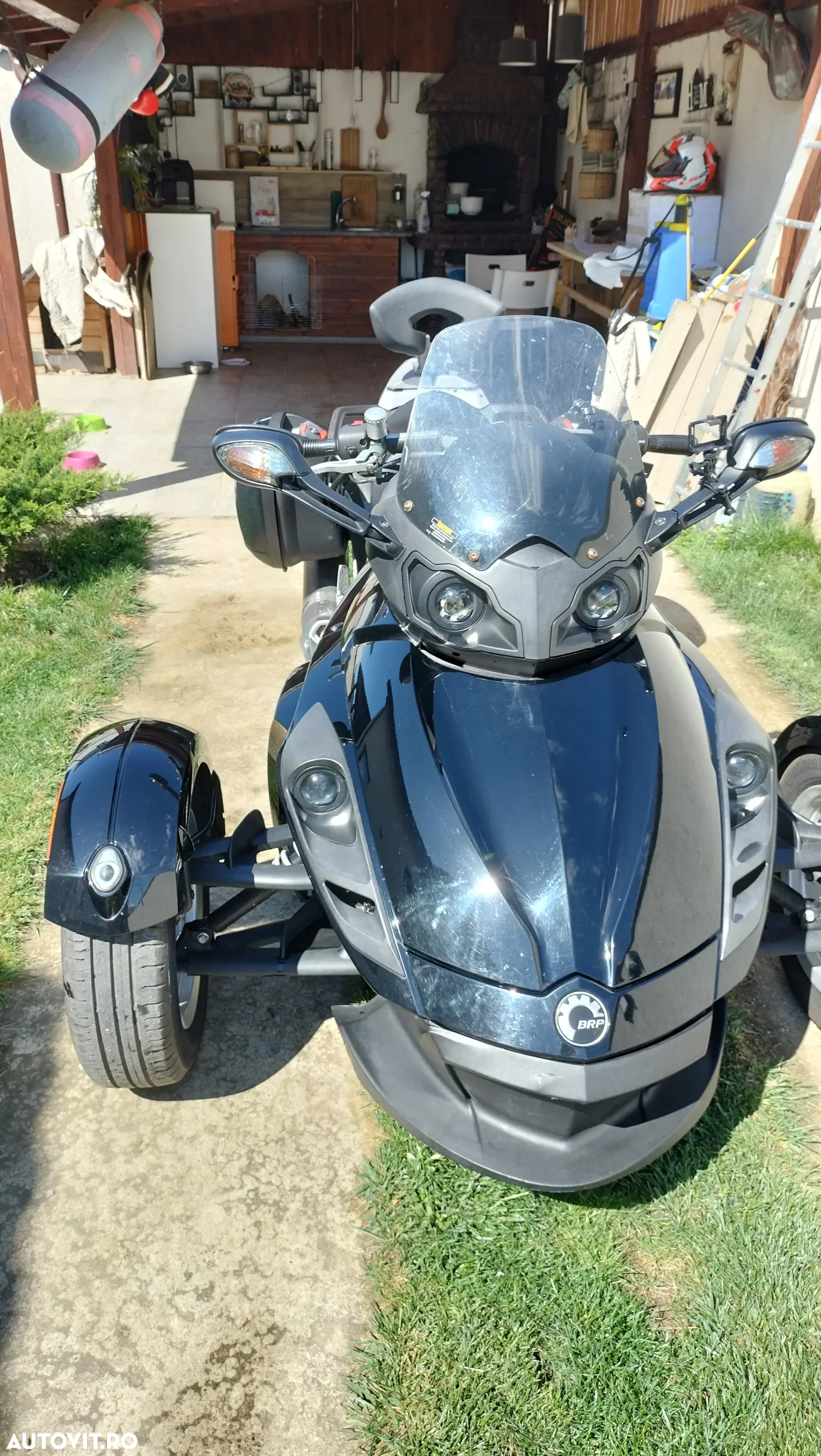Can-Am Spyder - 18