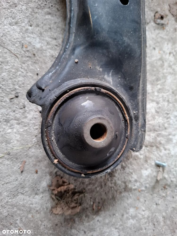 WAHACZ LEWY OPEL CORSA E ADAM SLASK WYSYLKA - 3