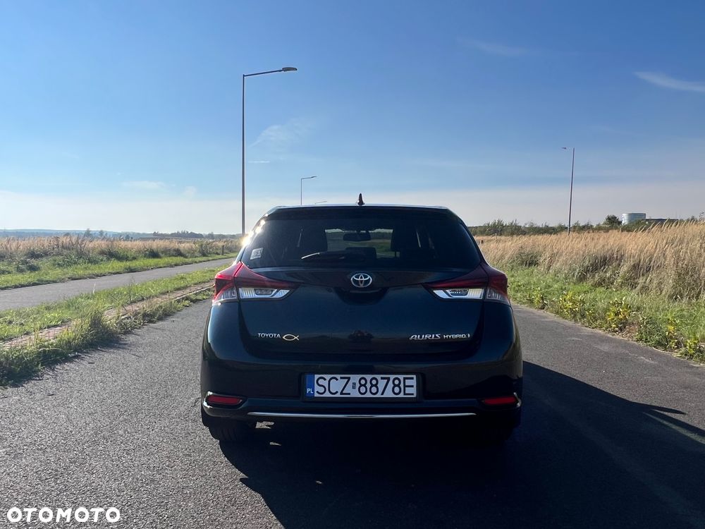 Toyota Auris Hybrid 135 Prestige - 6