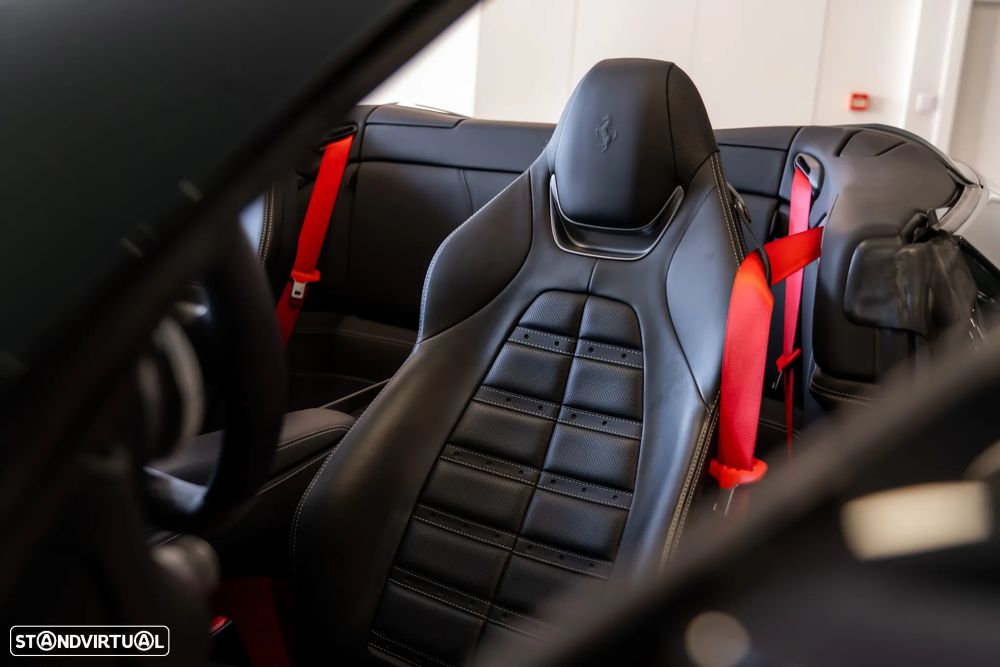 Ferrari Portofino 3.9 Twin-Turbo V8 — fotografia 8