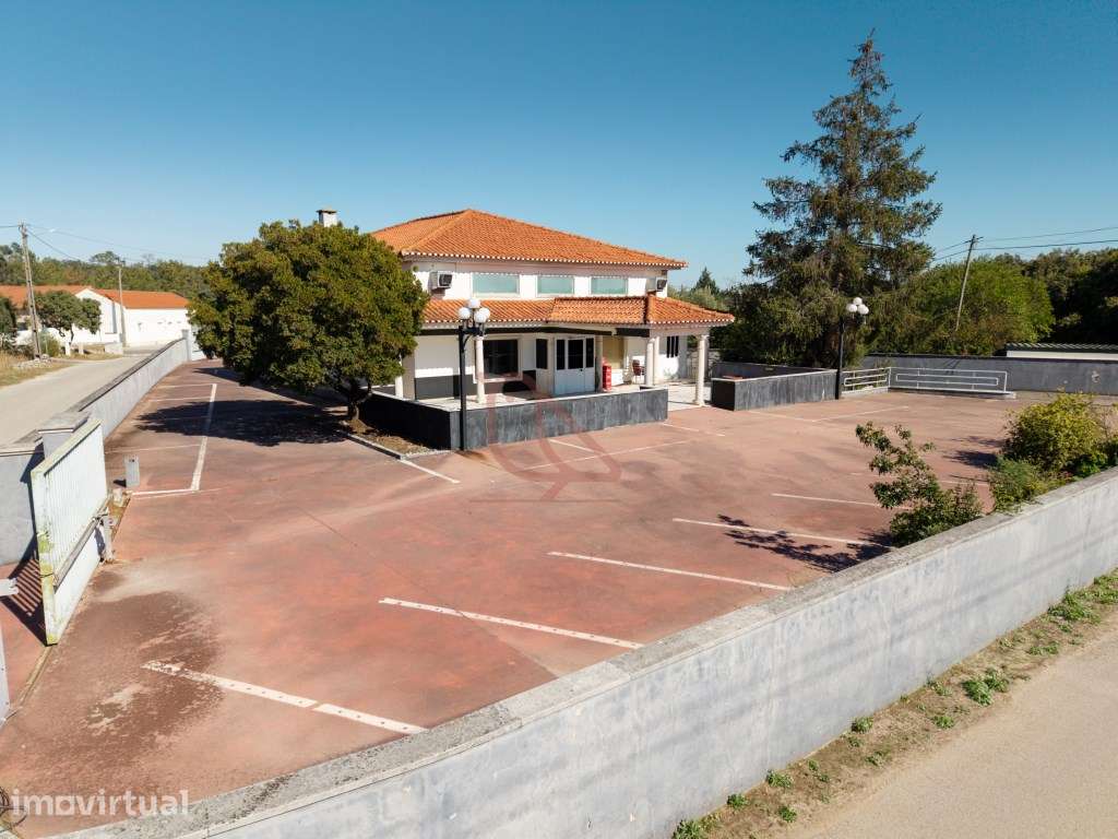 Espaço versátil em Valinho de Fátima com potencial para comércio ou... - Grande imagem: 4/36