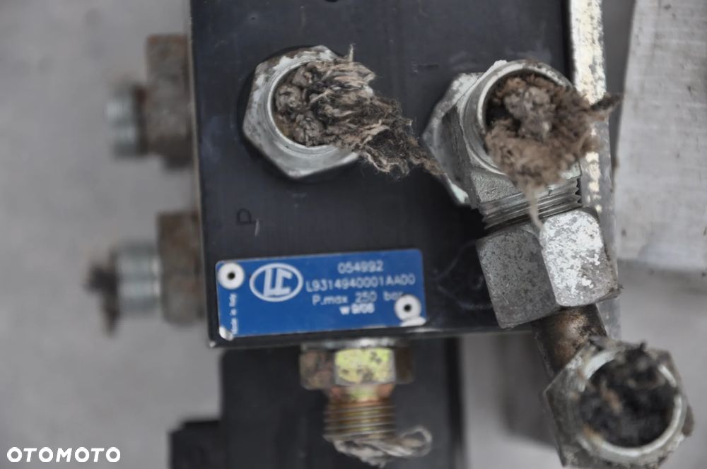 Rozdzielacz cewka elektrozawór blok hydrauliczny Merlo 55.9 - 8