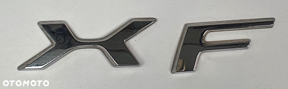 LOGO EMBLEMAT ZNACZEK NAPIS XF JAGUAR XF II X260 SPORTBRAKE - 1