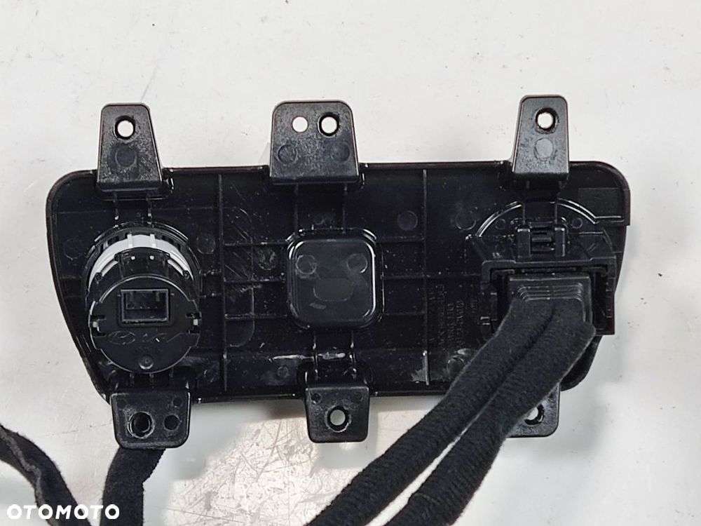 KIA EV6 od 2021r Gniazdo USB Zapalniczki - 5