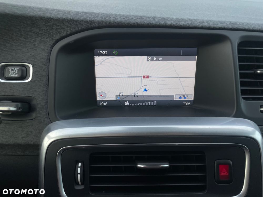 Volvo V60 T3 Kinetic - 12
