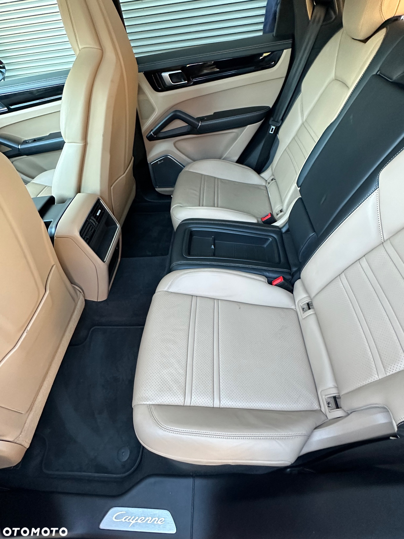 Porsche Cayenne Coupe Platinum Edition - 8