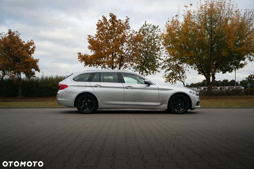 BMW 5 Series 2017 photo 2