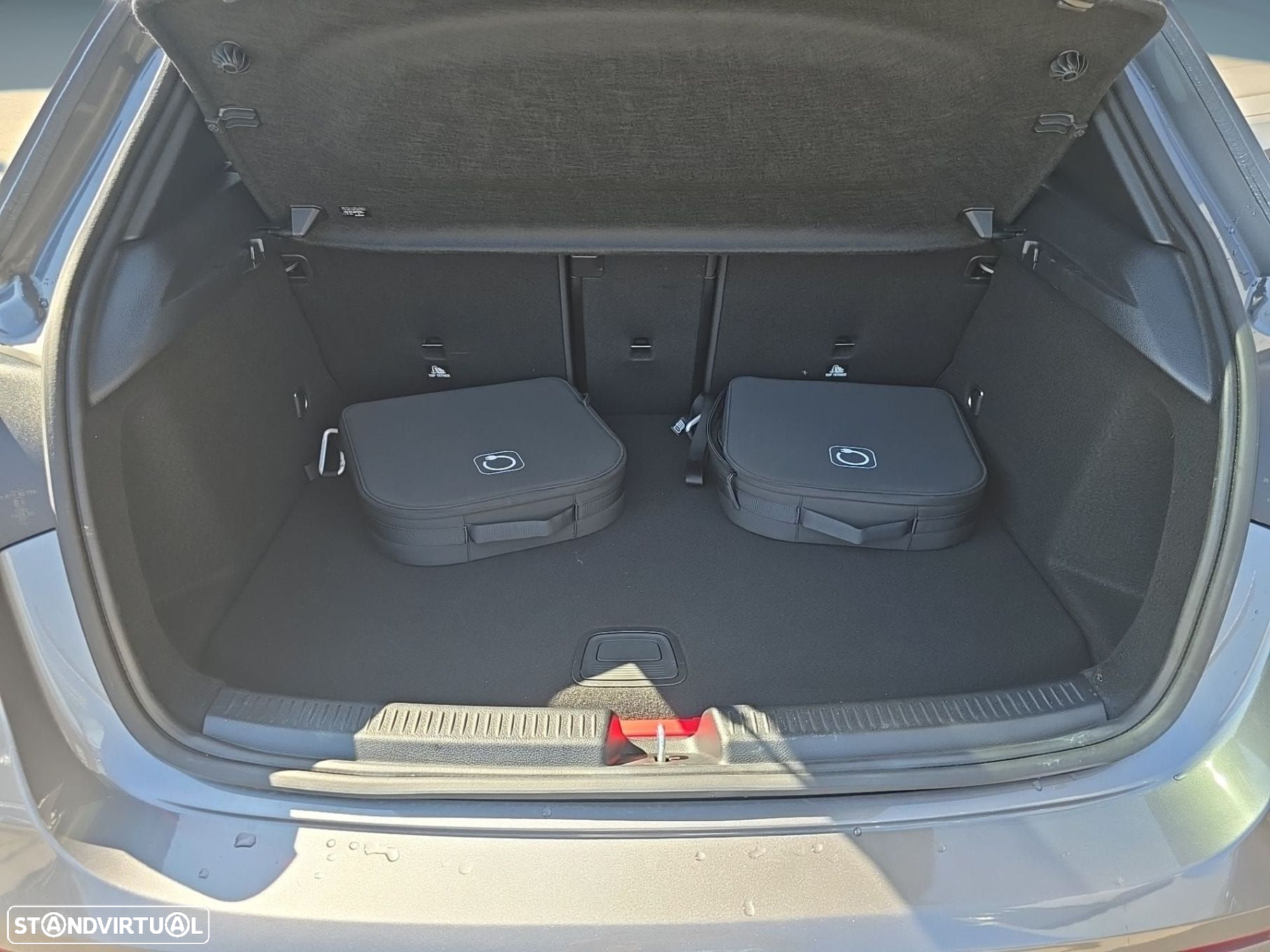 Mercedes-Benz A 250 e AMG Line - 18