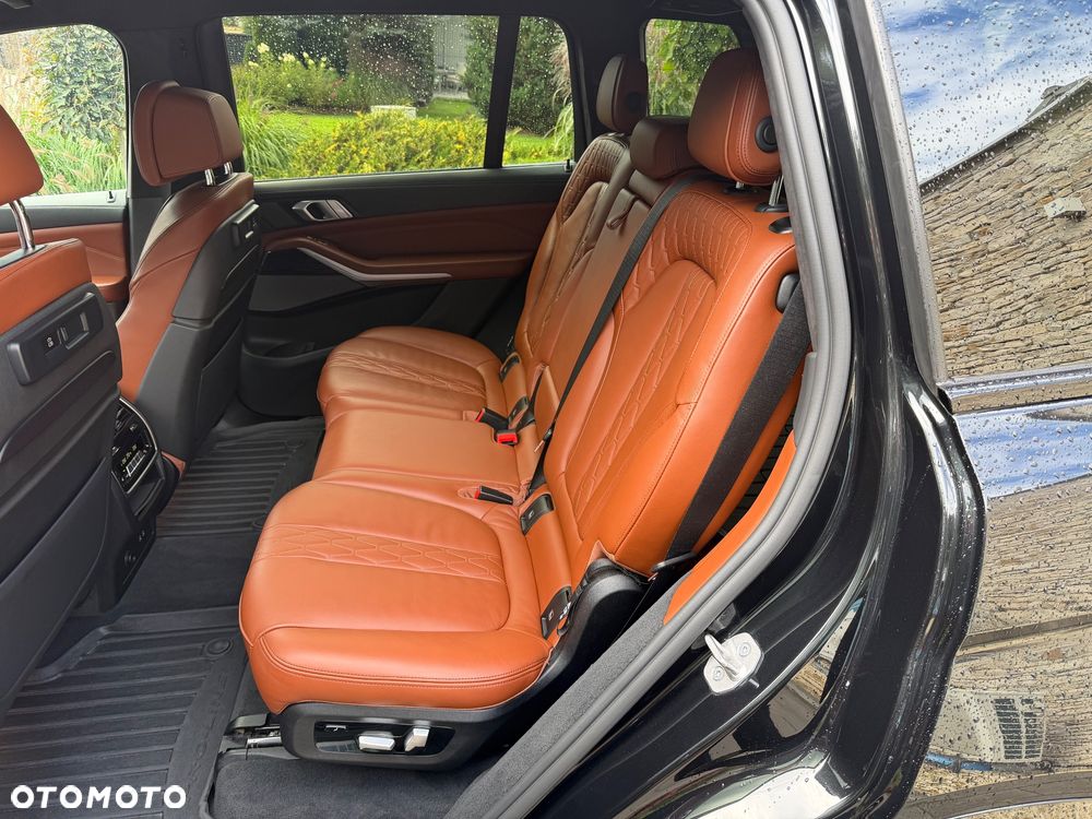 BMW X7 M50i sport - 12
