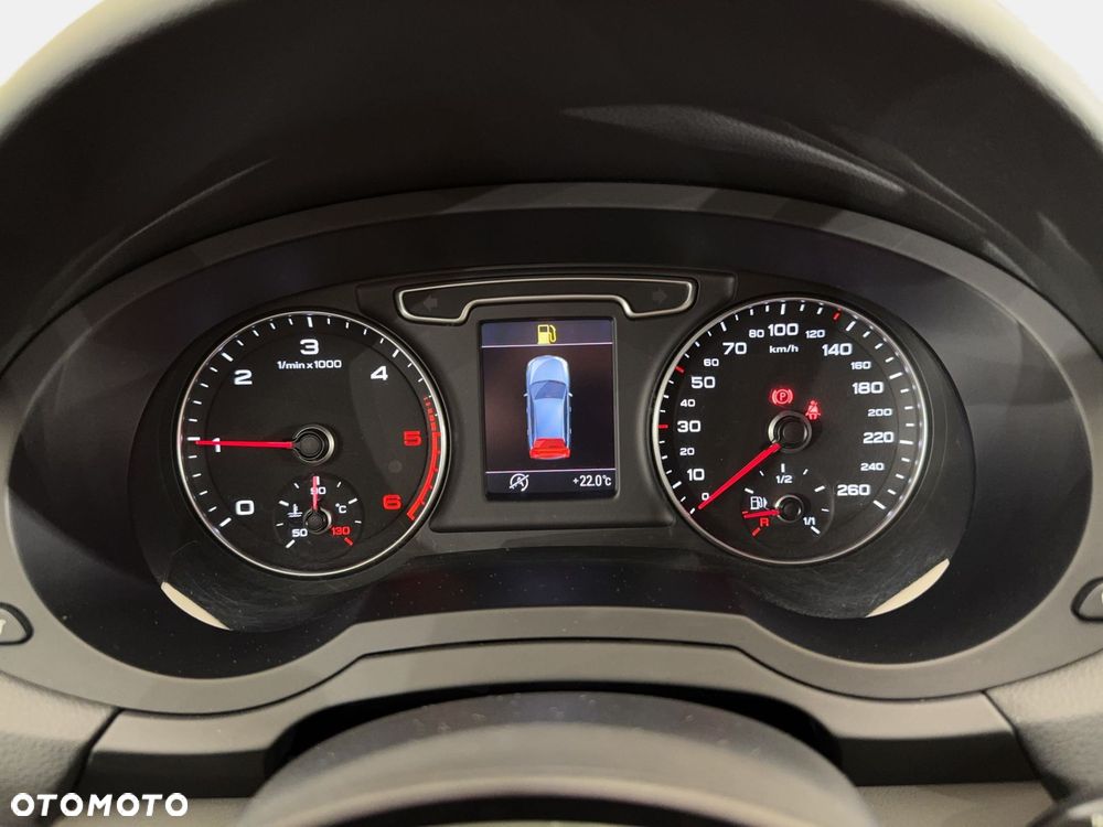 Audi Q3 - 18