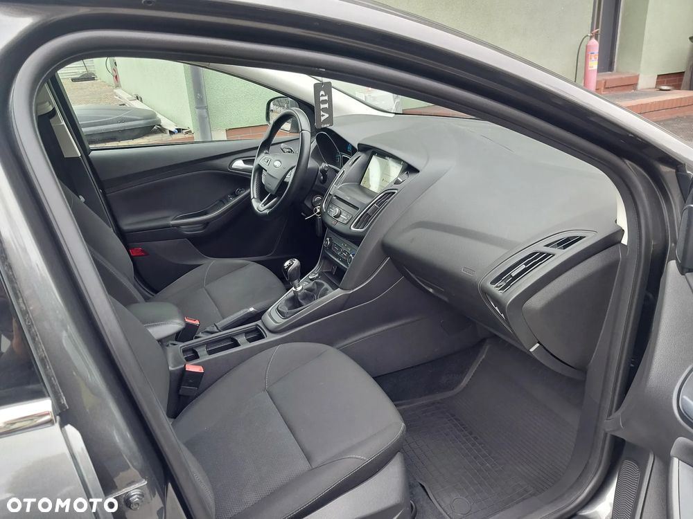 Ford Focus 1.0 EcoBoost Start-Stopp-System ST-LINE STYLE - 10