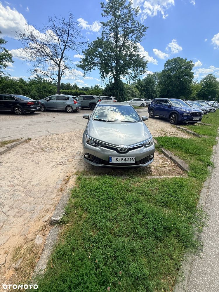 Toyota Auris 1.6 Premium MS - 9