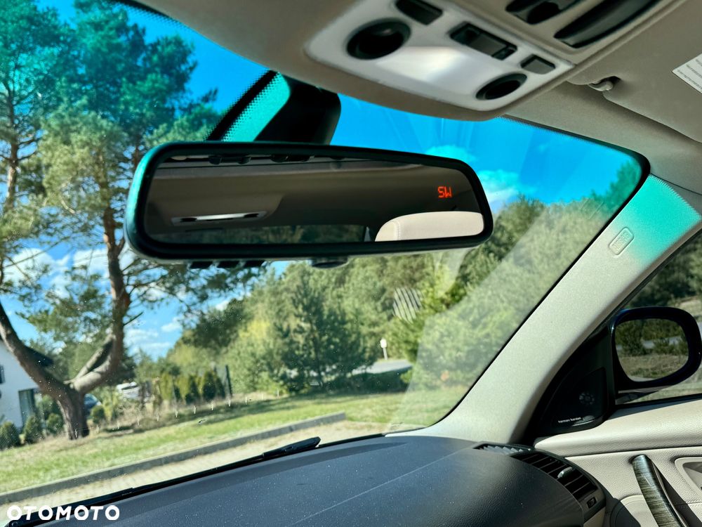 BMW Seria 1 130i - 13